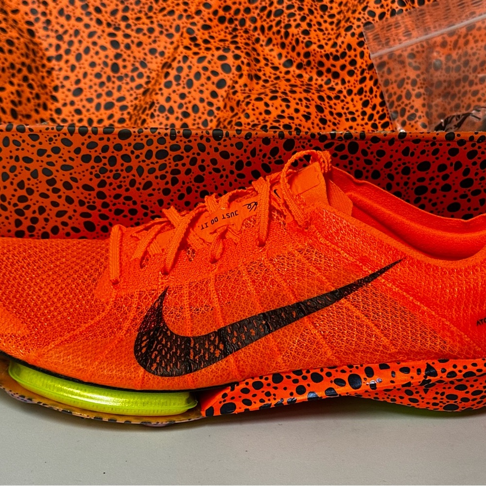 Nike air zoom victory 2 SZ men 6.5  Orange Running Shoe with Black